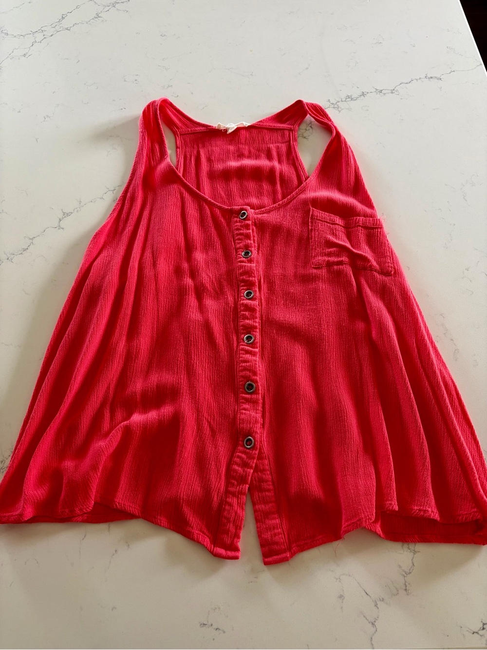 E & M Sleeveless Button-Front Red Tank Top - Women’s Large